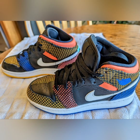 jordan 1 mid 3.5